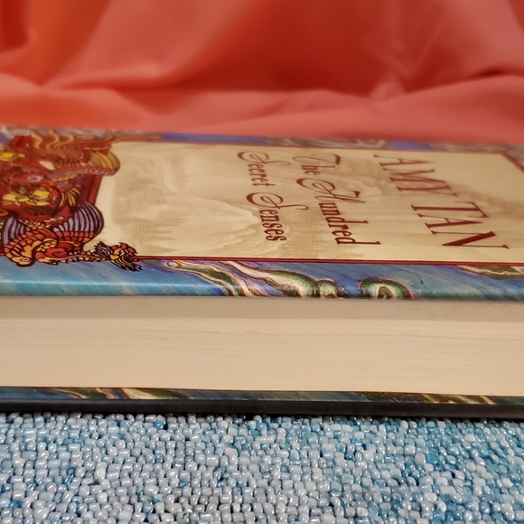 Amy Tan 1995 Book "The 100 Secret Senses" - Picture 6 of 7